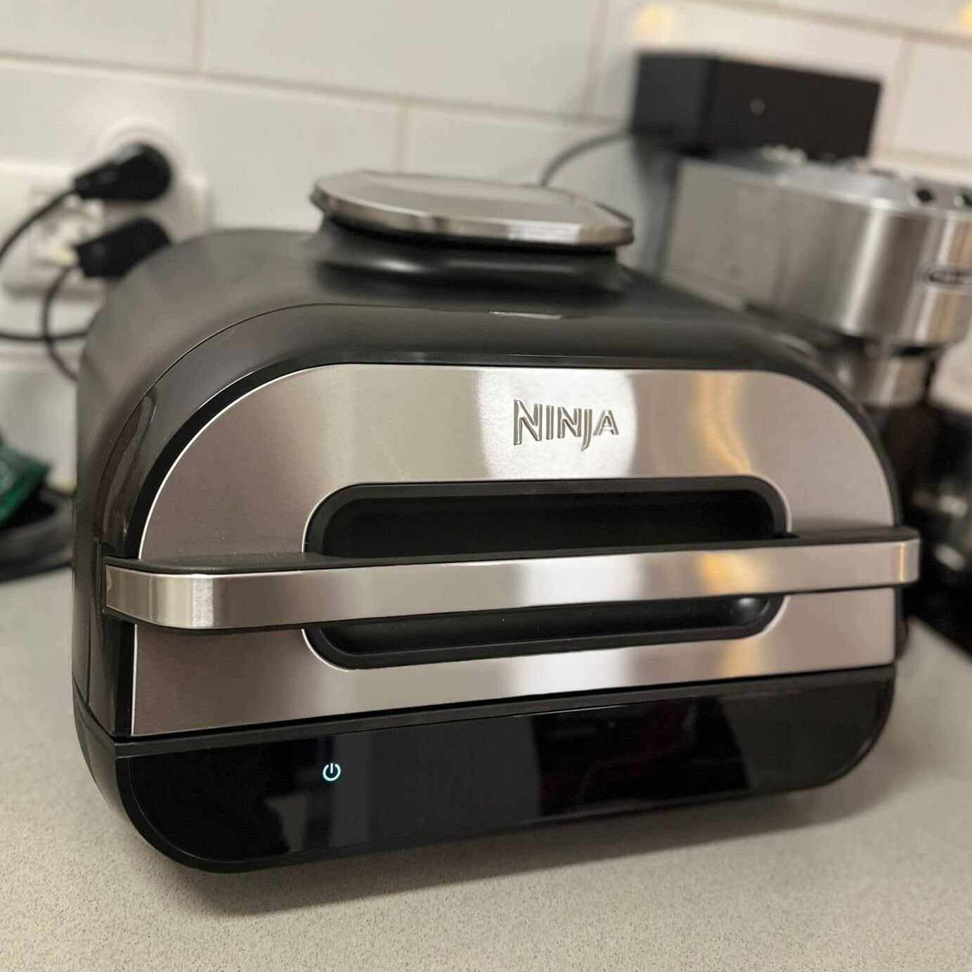 Front view of Ninja Foodi XL air fryer appliance